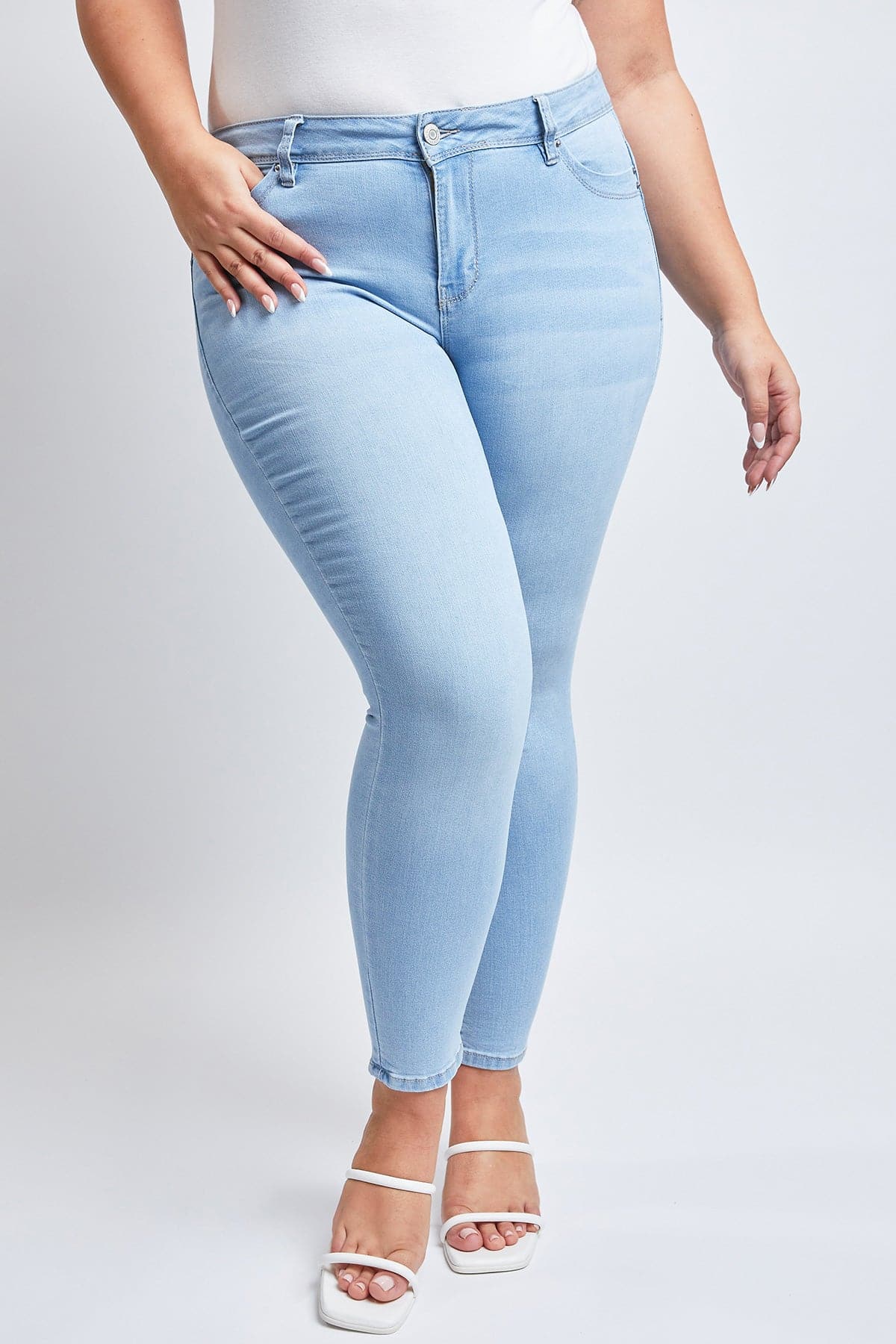 Women's Plus Size Sustainable WannaBettaButt Skinny Jeans