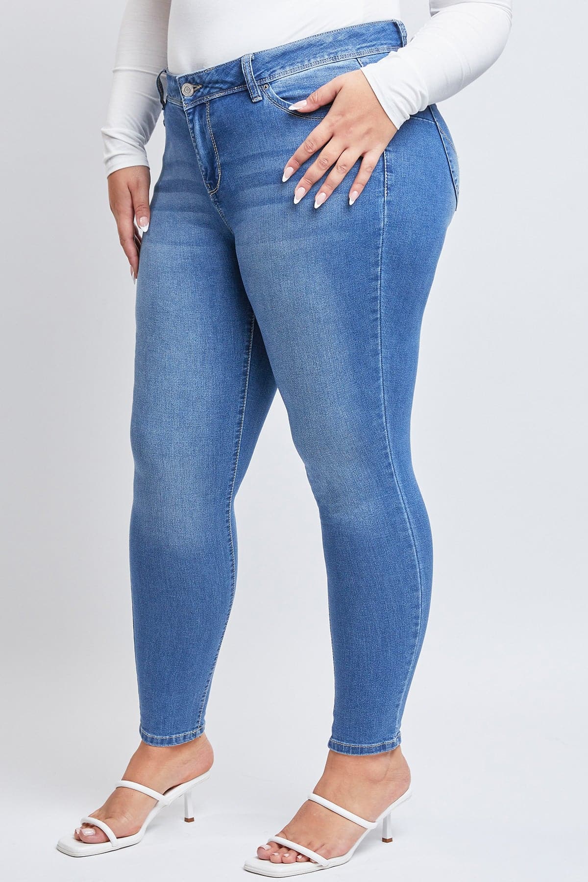 Plus Size Women's Sustainable WannaBettaButt Skinny Jeans