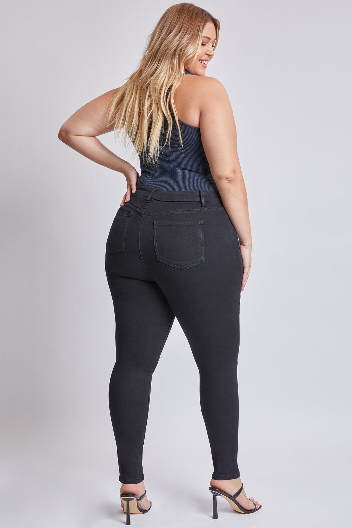 Plus Size Women's Sustainable Curvy Fit  Skinny Jeans
