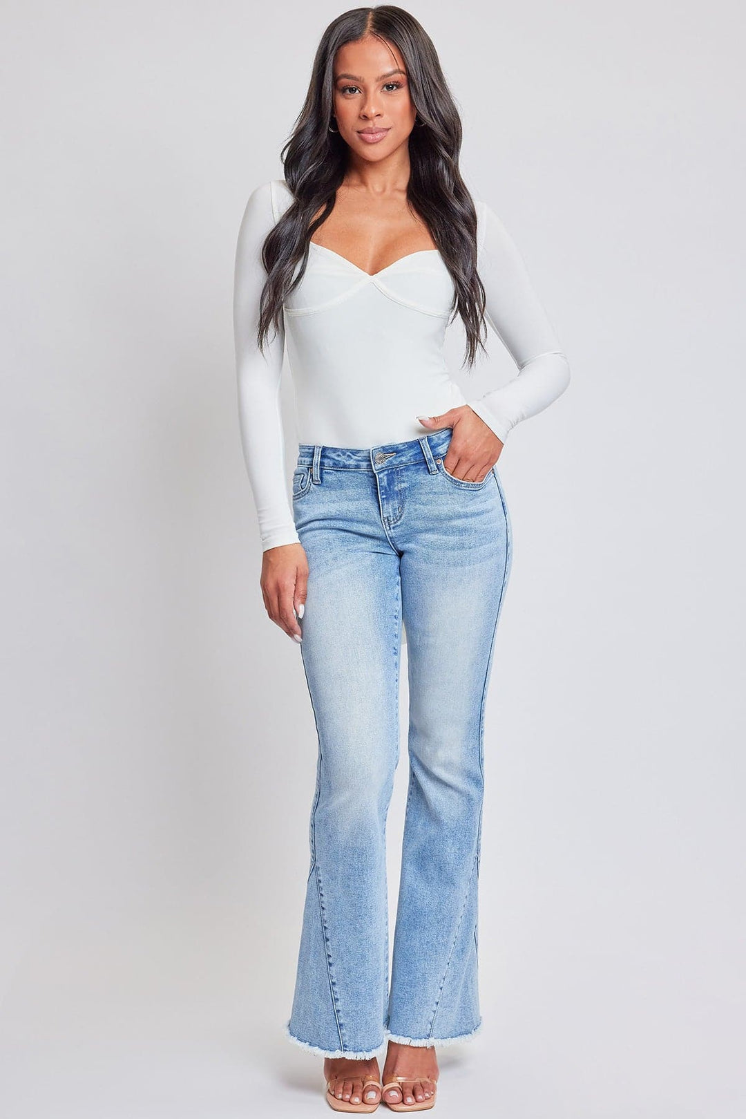 Jeans James Pour Femme - Flare Bas - Taille 27 - Longueur 32 Pouces - 100% Coton - État Impeccable