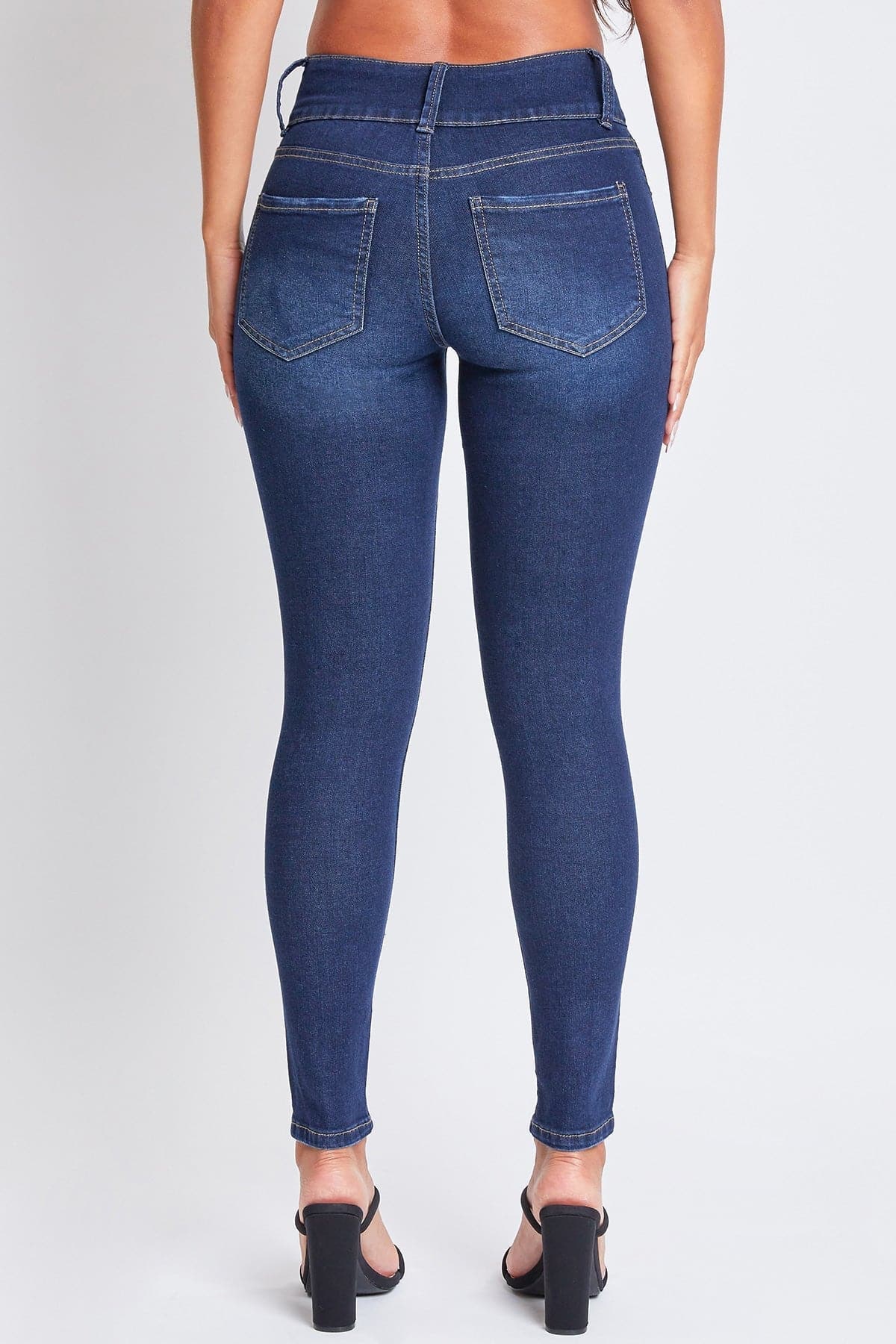 Women's Essential Sustainable Distressed Skinny Jean