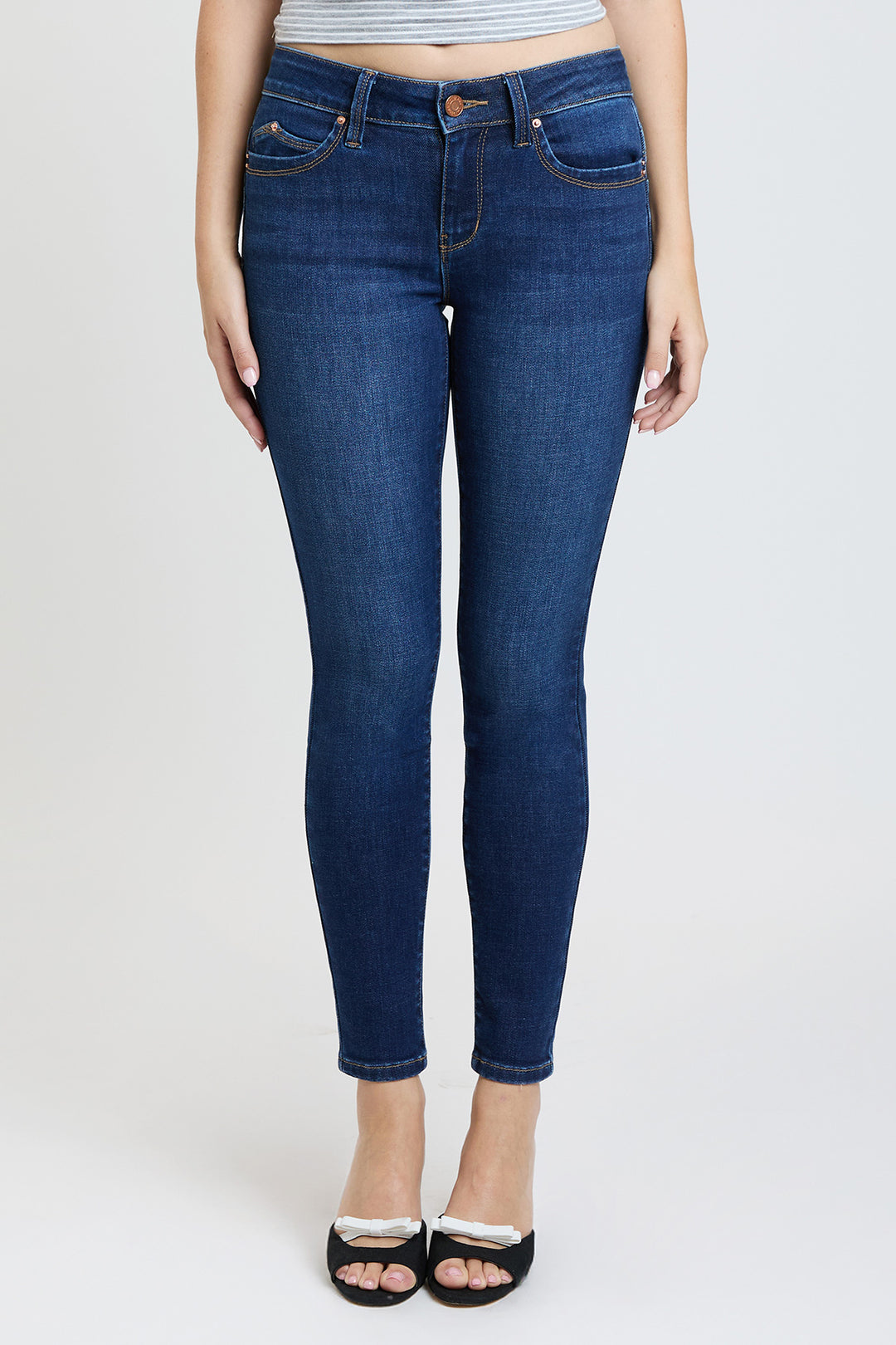 Women's Luxe Mid Rise WannaBettaButt Skinny Jeans from YMI – YMI JEANS