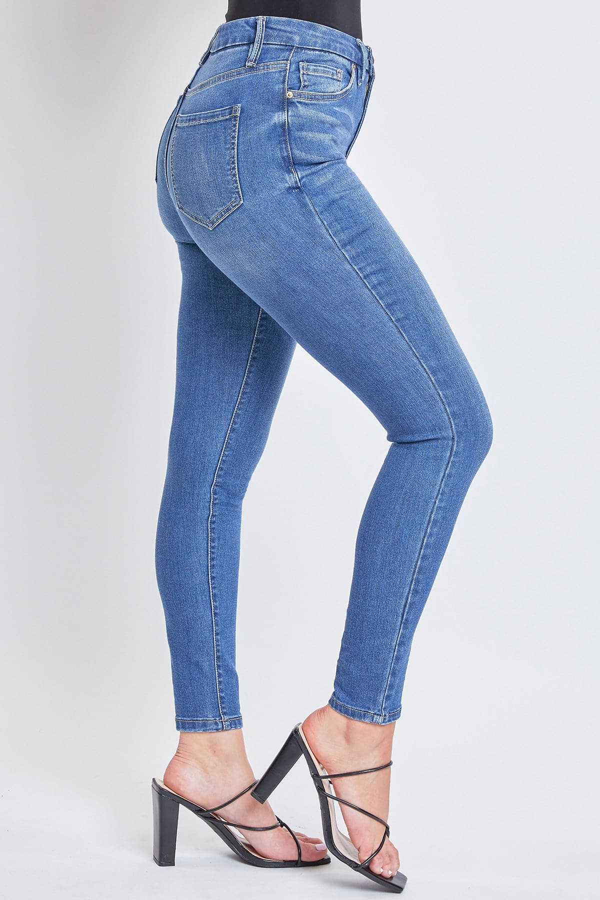 Women’s Curvy Fit  Skinny Jeans