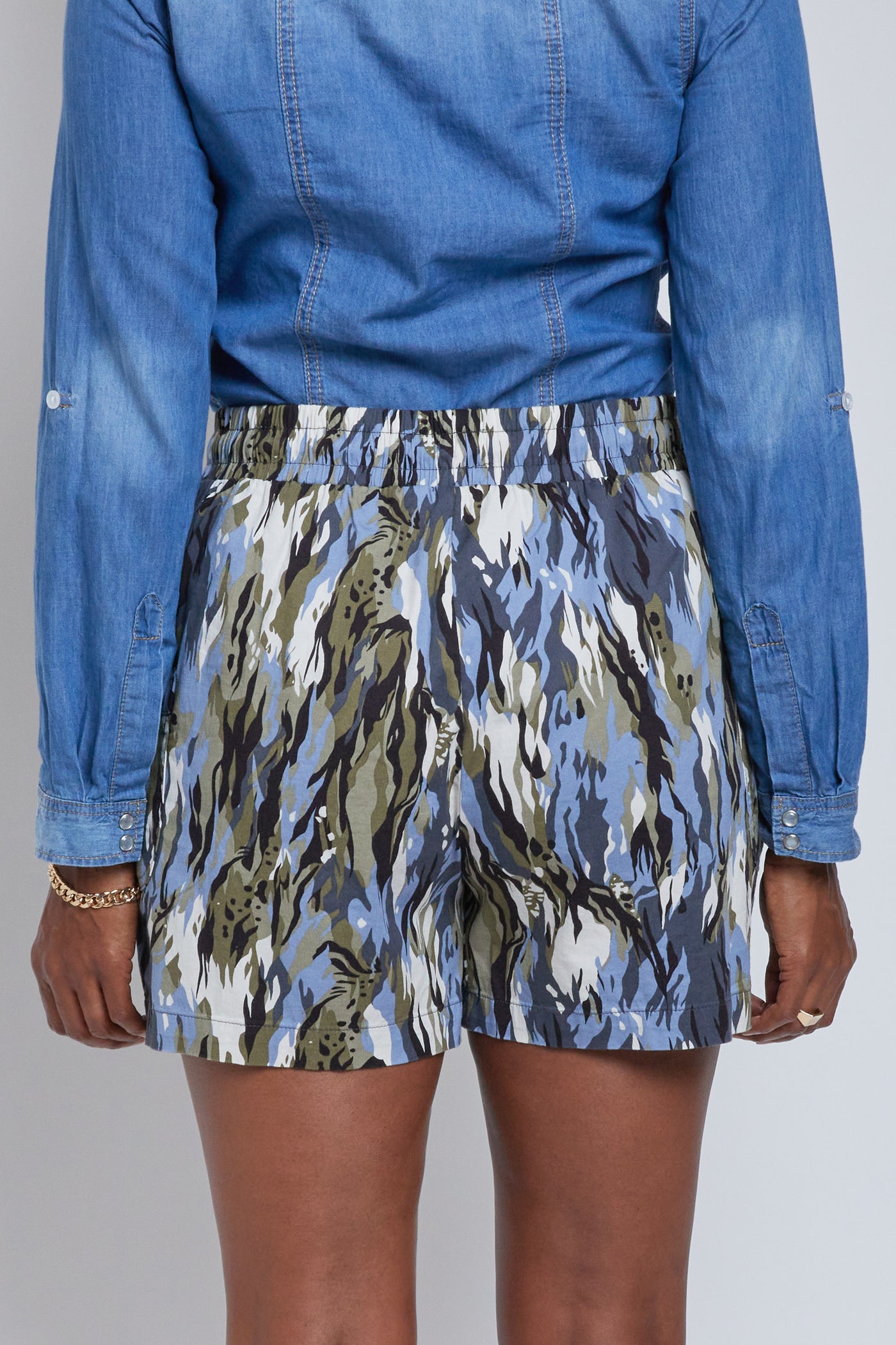 Womnen´s Drawstring Shorts with Pleated Side Pockets