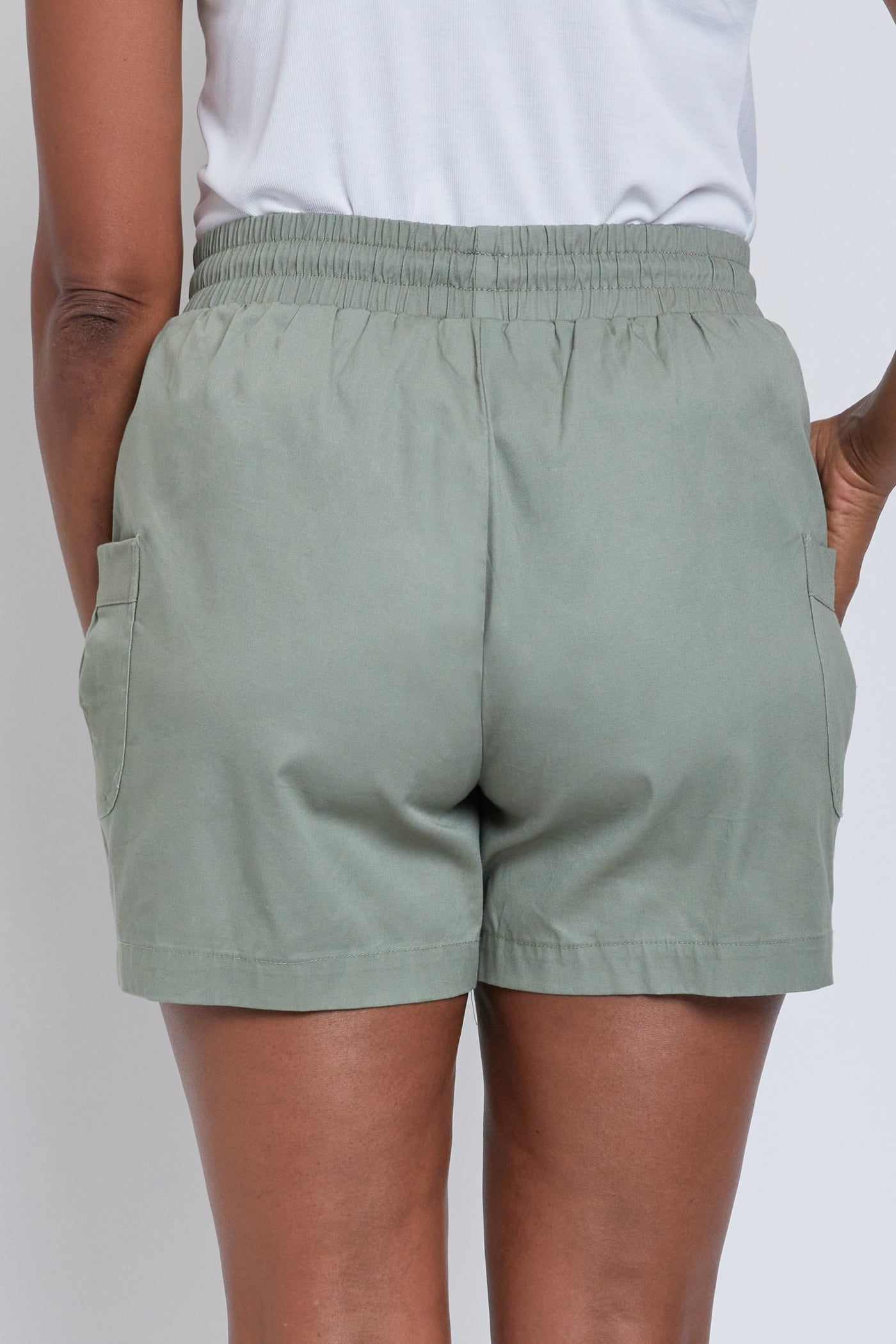 Womnen´s Drawstring Shorts with Pleated Side Pockets