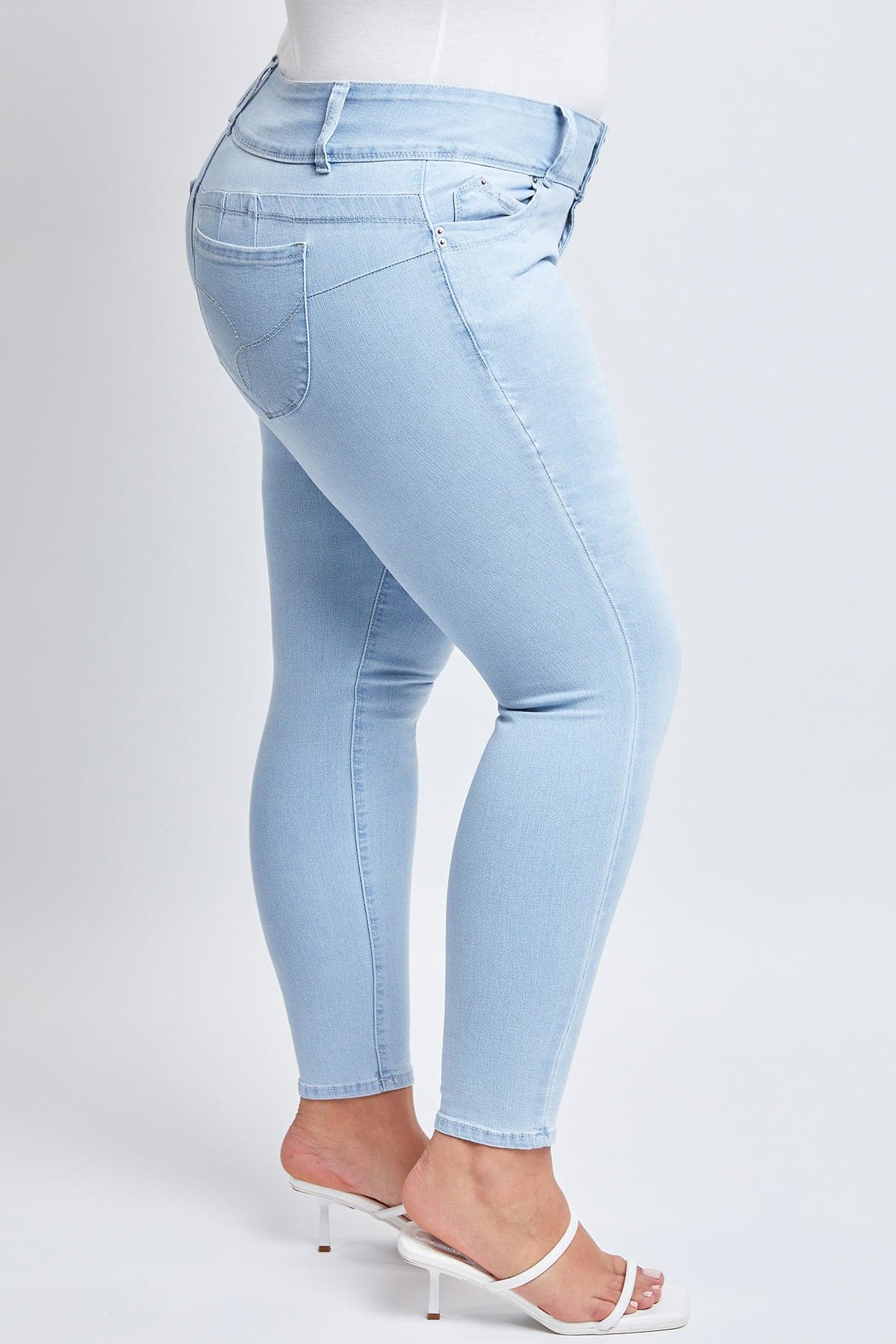 Women's Plus Size WannaBettaButt Skinny Jeans