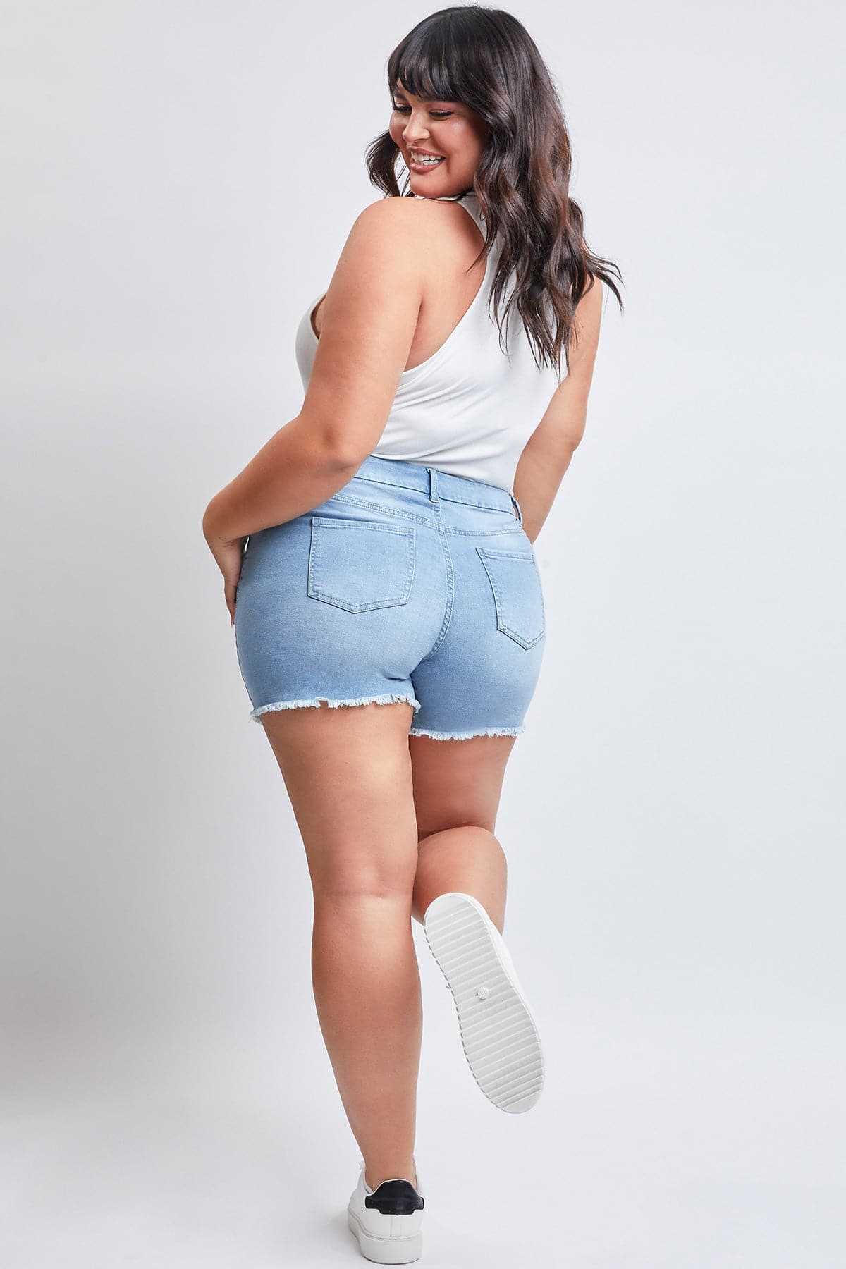 Plus Size Women's Curvy Fit  Jeans Shorts With Fray Hem