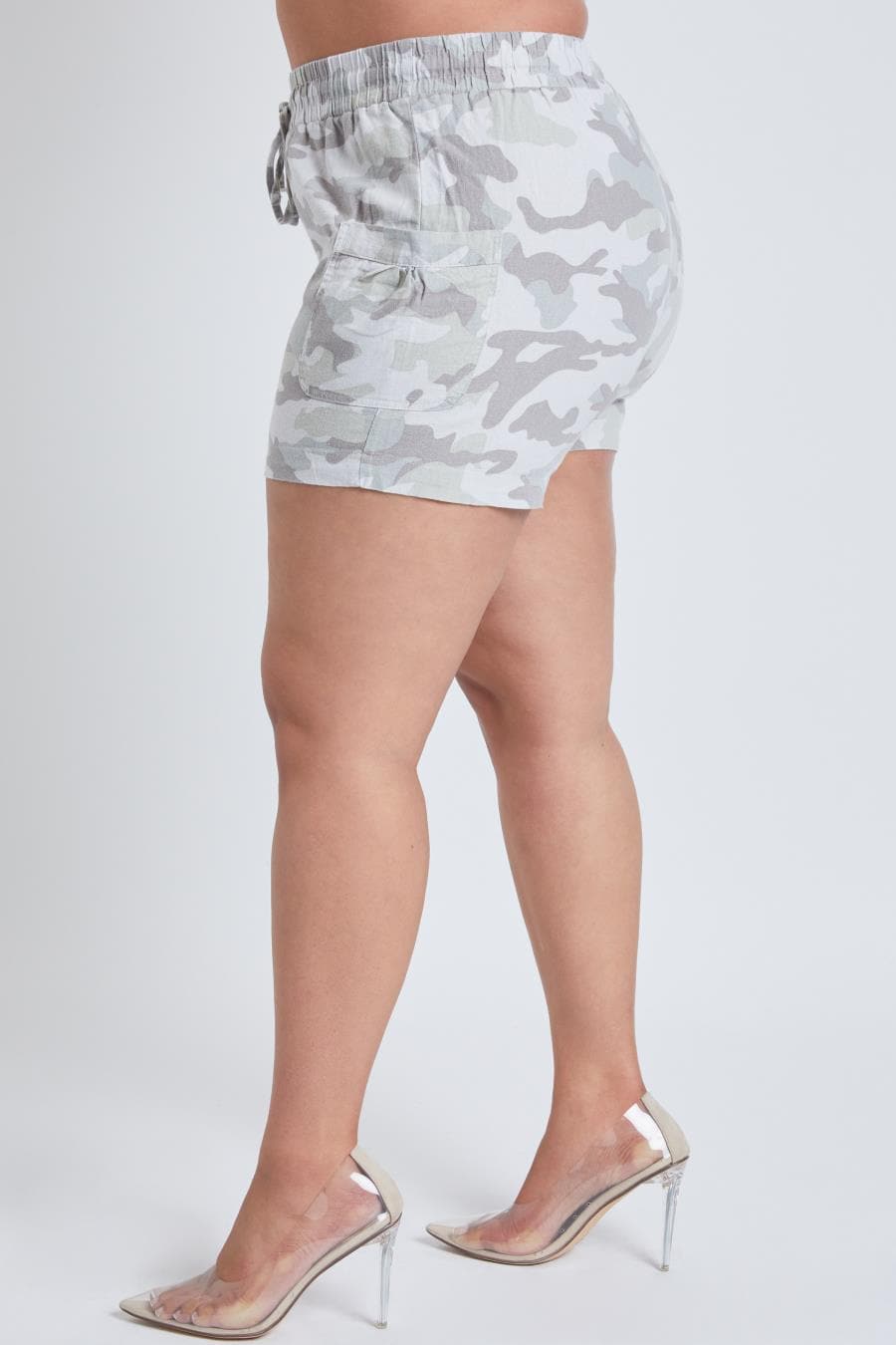 Junior Plus Size Linen Shorts With Shirred Patch Pockets Es2651Ln