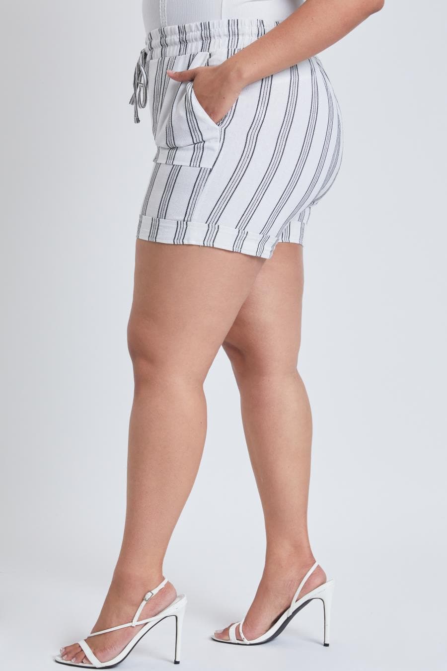Junior Plus Size Drawstring Waistband Linen Shorts With Porkchop Pockets Es2729Ln