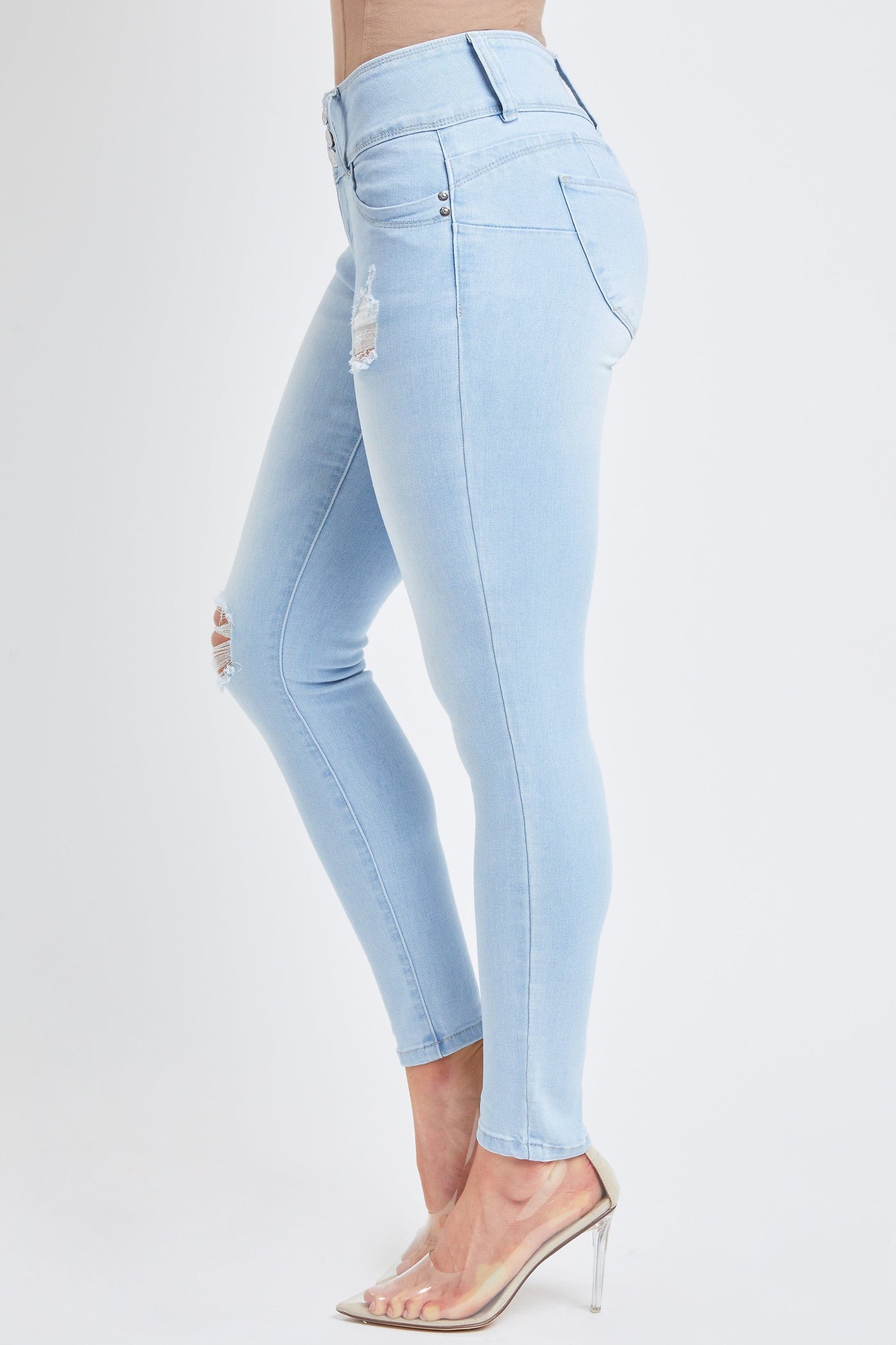 Women's WannaBettaButt 3-Button Skinny Jeans