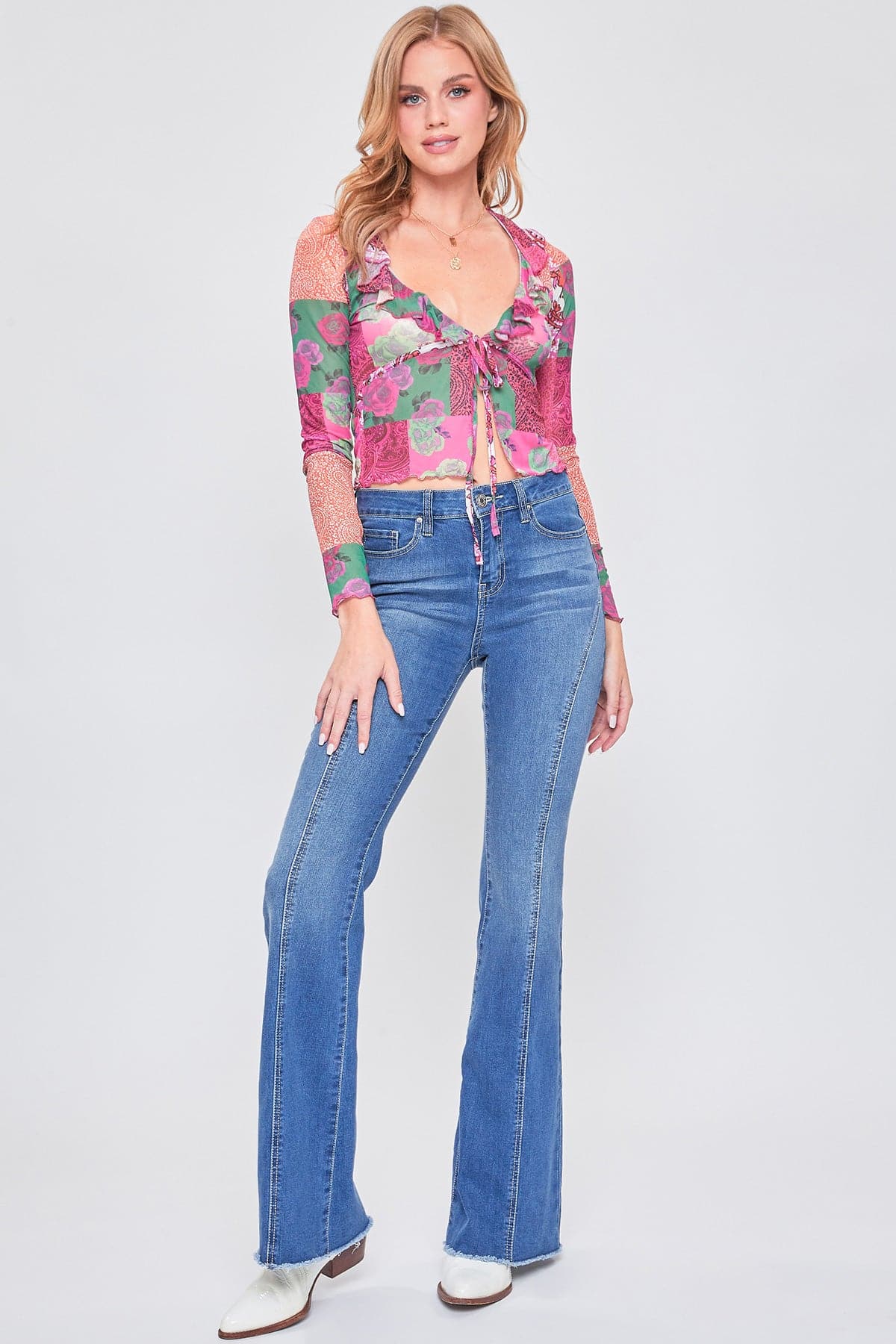 Women's Frayed Hem Flare Jeans With Curved Front Seam